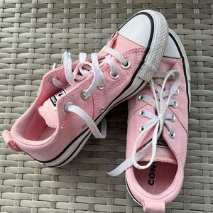 Light pink converse size 5 women’s big girl
